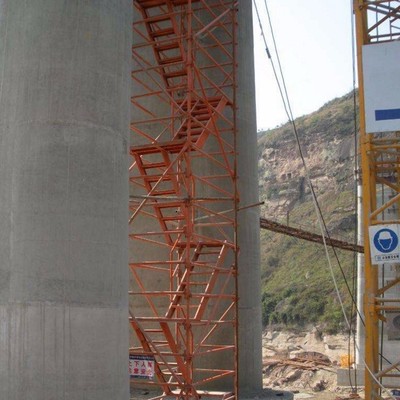 安全爬梯與腳手架 現(xiàn)代建筑工地的安全衛(wèi)士——以阜城縣億誠建筑器材廠為例
